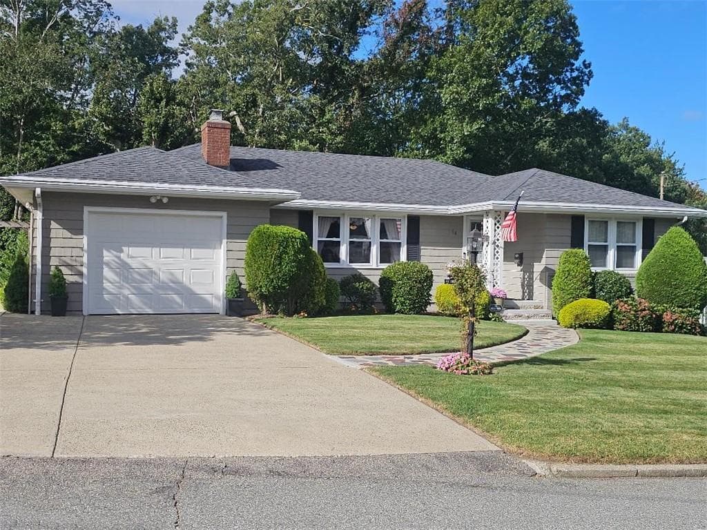 Single Family Residence at 94 Coolspring Drive, Cranston, photo 2 of 31