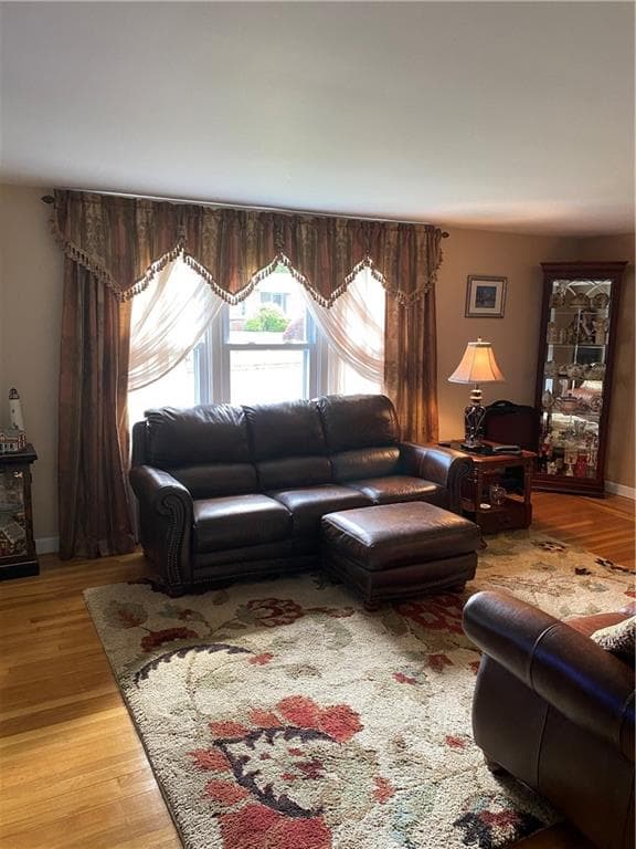 Single Family Residence at 94 Coolspring Drive, Cranston, photo 6 of 31