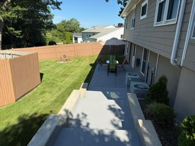 Single Family Residence at 94 Coolspring Drive, Cranston, photo 5 of 31