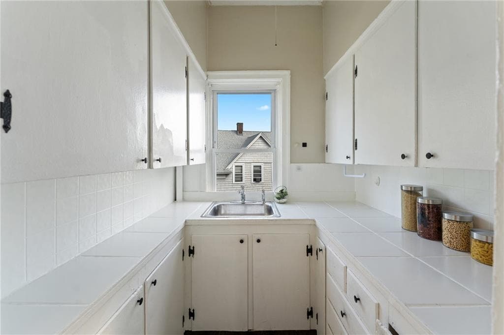 Multi Family at 1165 Chalkstone Avenue, Providence, photo 20 of 50