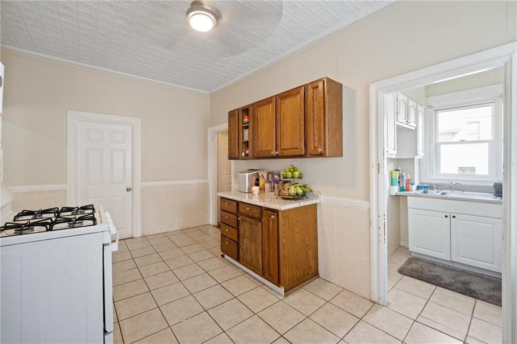 Multi Family at 1165 Chalkstone Avenue, Providence, photo 39 of 50