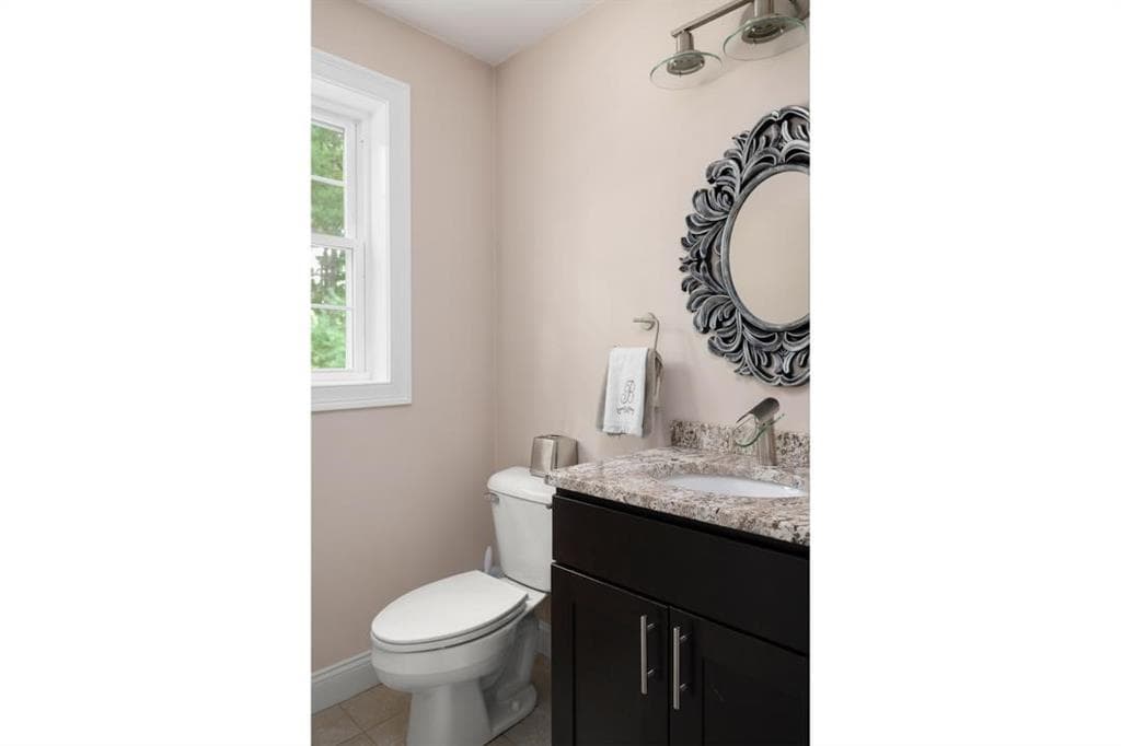 Single Family Residence at 17 Clover Court, Cumberland, photo 7 of 18