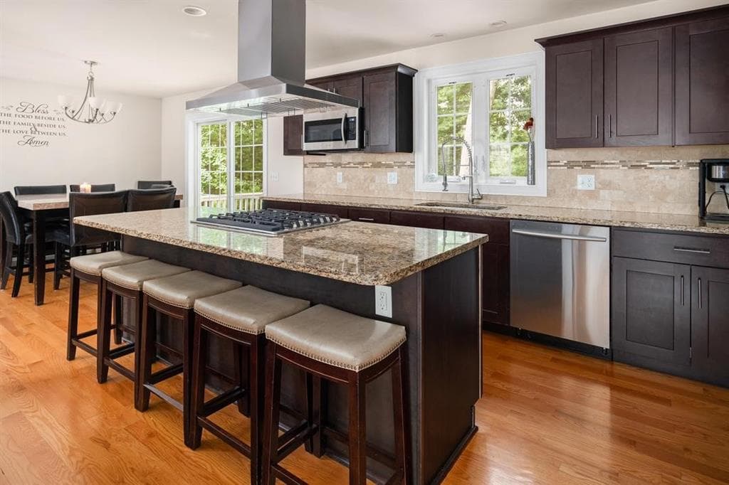 Single Family Residence at 17 Clover Court, Cumberland, photo 3 of 18