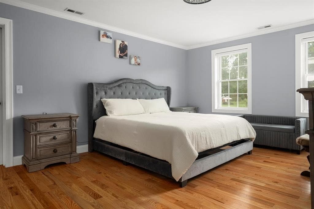 Single Family Residence at 17 Clover Court, Cumberland, photo 8 of 18