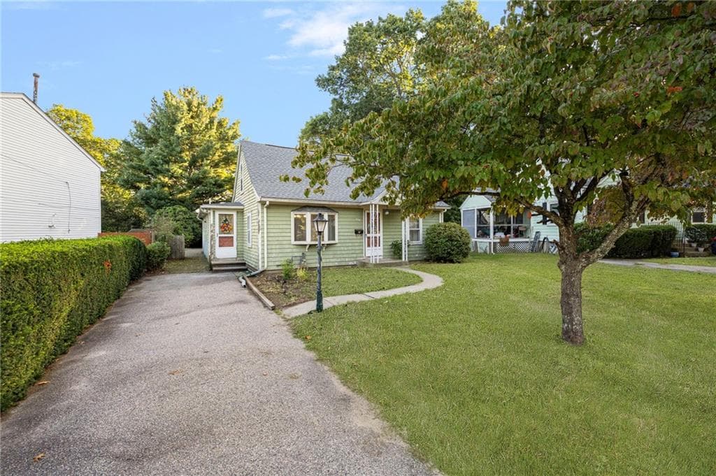 Single Family Residence at 494 Church Avenue, Warwick, photo 2 of 38