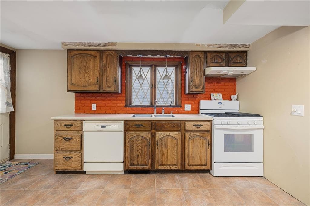 Single Family Residence at 494 Church Avenue, Warwick, photo 8 of 38