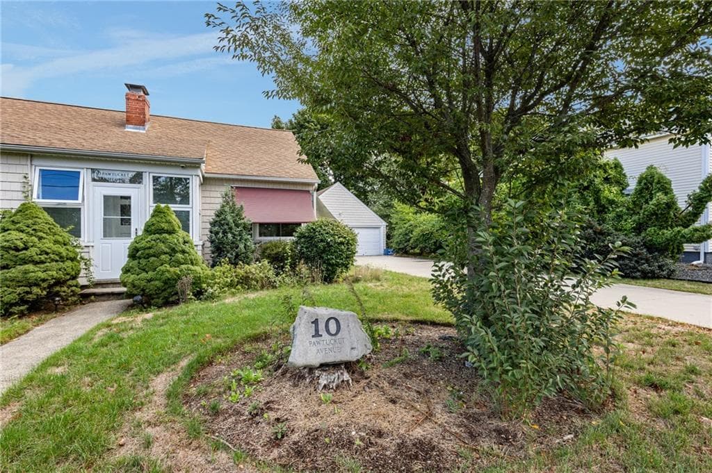 Single Family Residence at 10 Pawtucket Avenue, East Providence, photo 28 of 34
