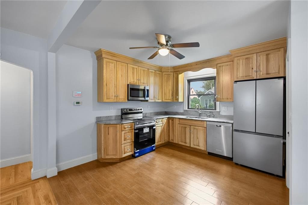 Single Family Residence at 10 Pawtucket Avenue, East Providence, photo 5 of 34