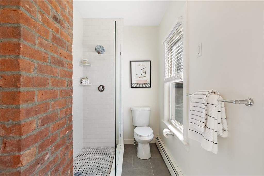 Condominium at 37 Lincoln Avenue UNIT 1, Bristol, photo 13 of 33