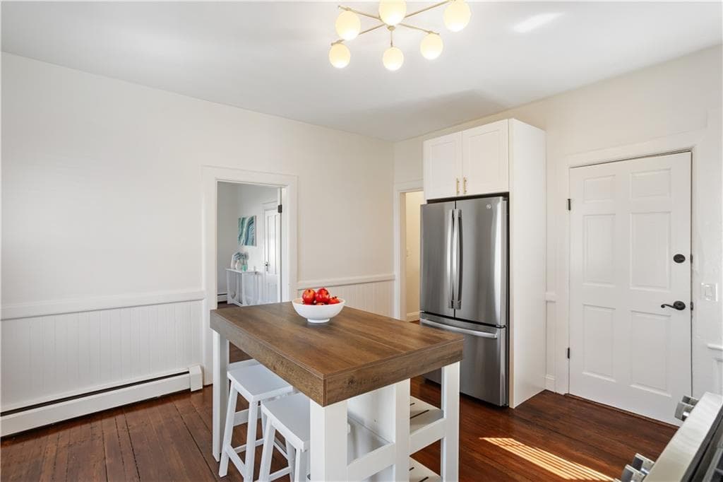 Condominium at 37 Lincoln Avenue UNIT 1, Bristol, photo 7 of 33