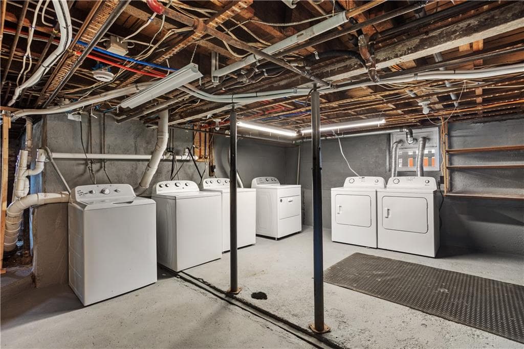 Condominium at 37 Lincoln Avenue UNIT 1, Bristol, photo 32 of 33