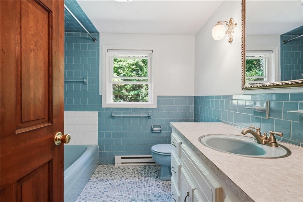 Single Family Residence at 19 Crestwood Drive, Richmond, photo 17 of 42