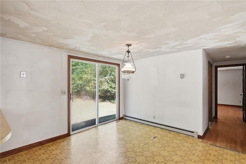Single Family Residence at 19 Crestwood Drive, Richmond, photo 16 of 42