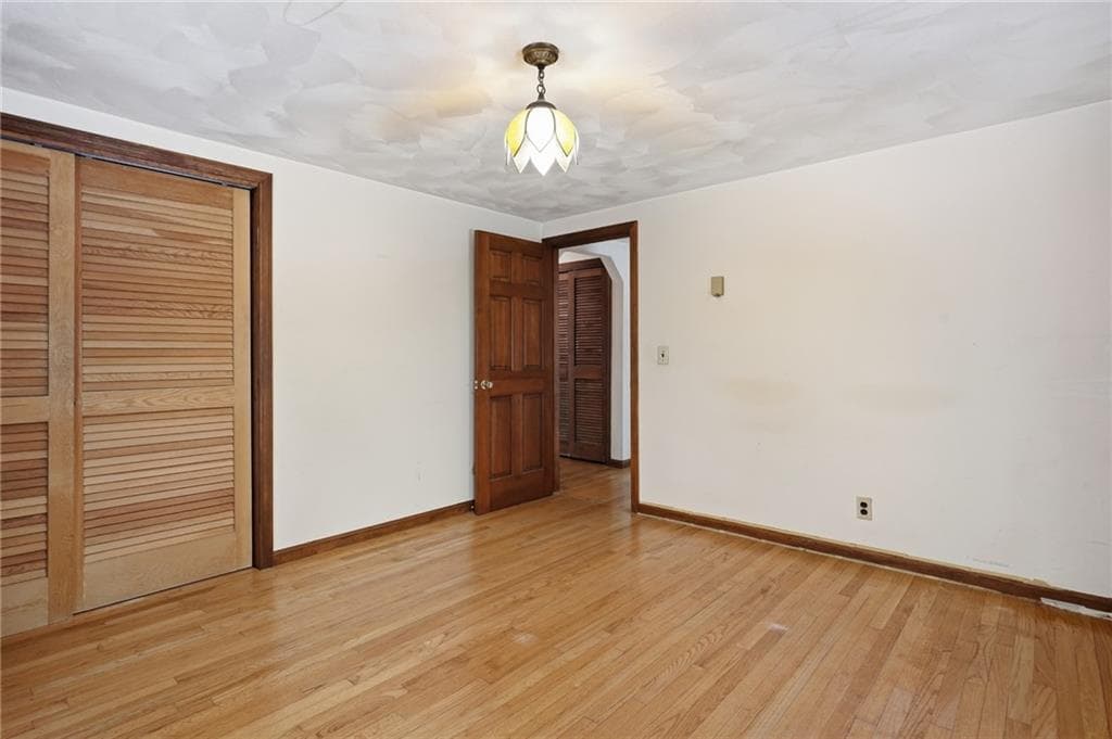 Single Family Residence at 19 Crestwood Drive, Richmond, photo 28 of 42