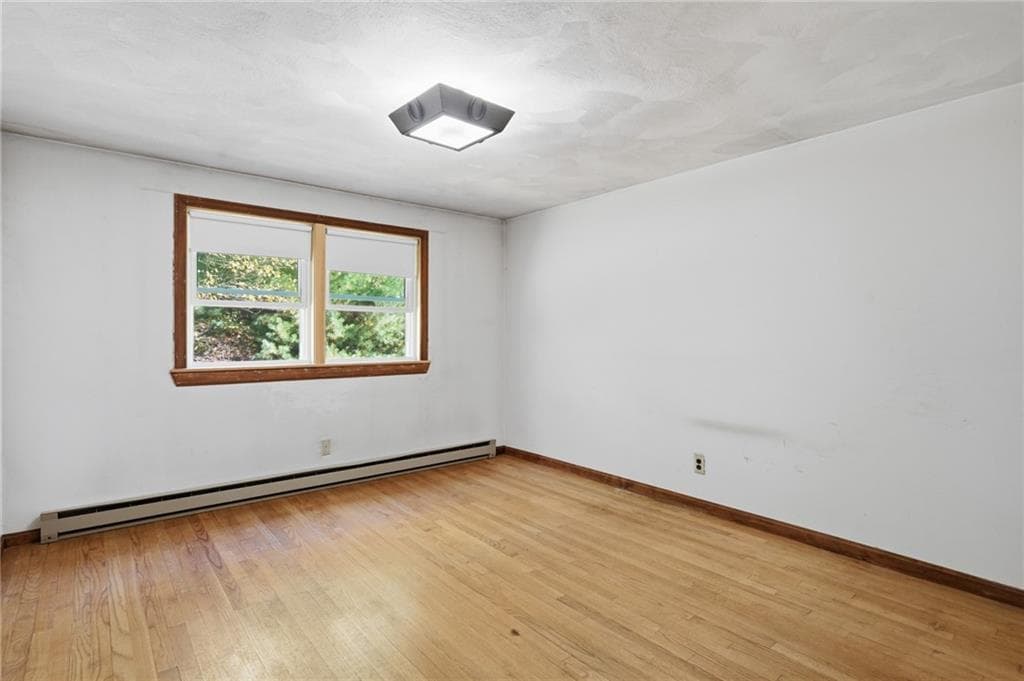 Single Family Residence at 19 Crestwood Drive, Richmond, photo 24 of 42