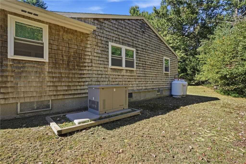 Single Family Residence at 19 Crestwood Drive, Richmond, photo 34 of 42