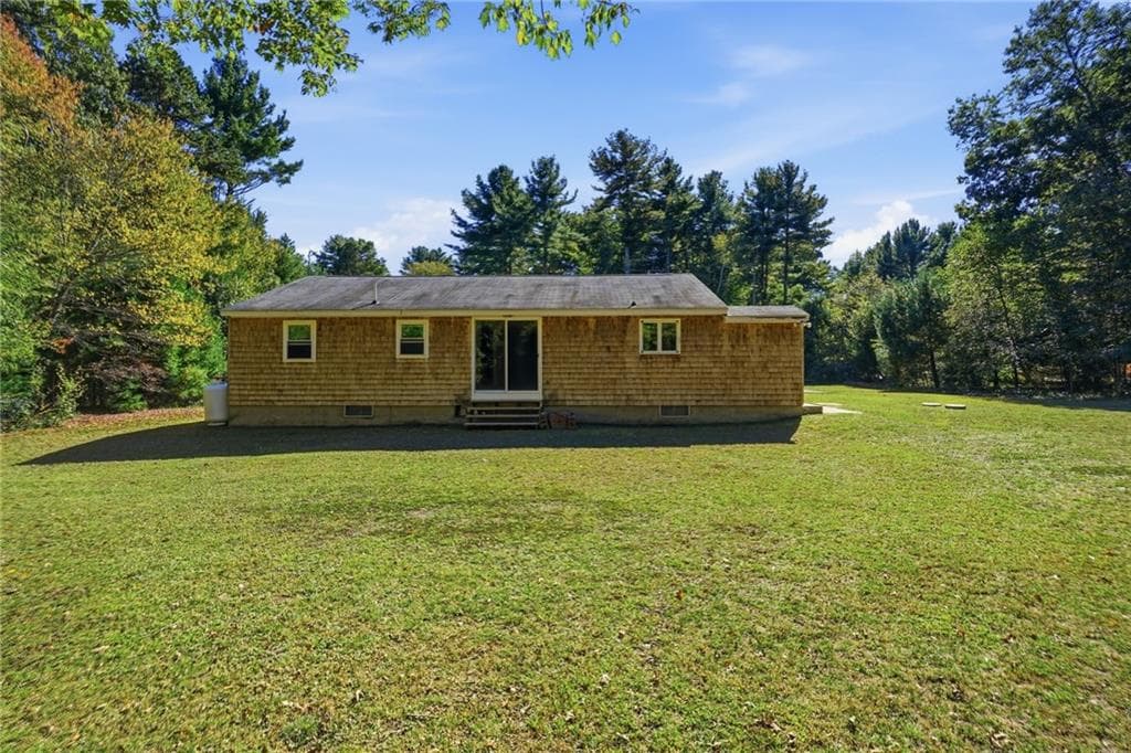Single Family Residence at 19 Crestwood Drive, Richmond, photo 33 of 42