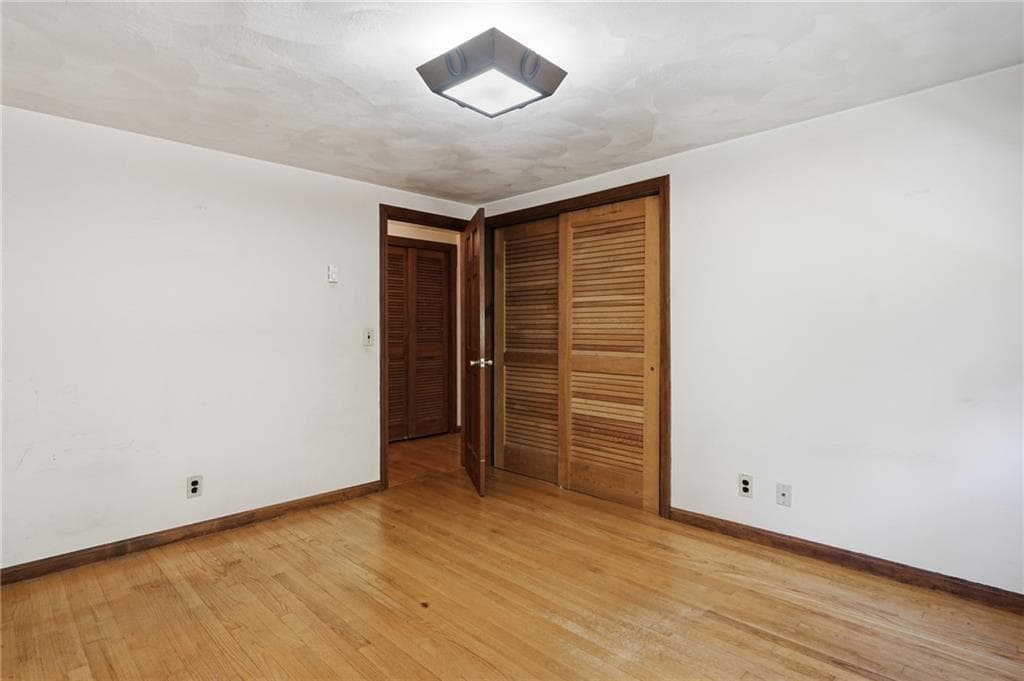 Single Family Residence at 19 Crestwood Drive, Richmond, photo 25 of 42