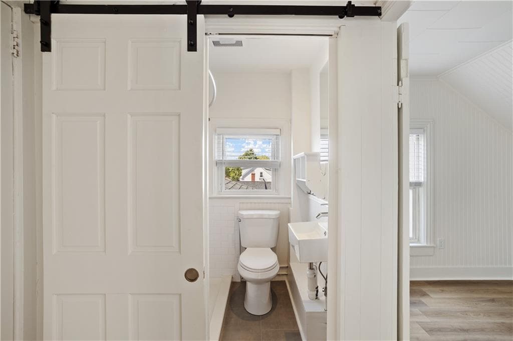 Condominium at 37 Lincoln Avenue UNIT 3, Bristol, photo 9 of 23