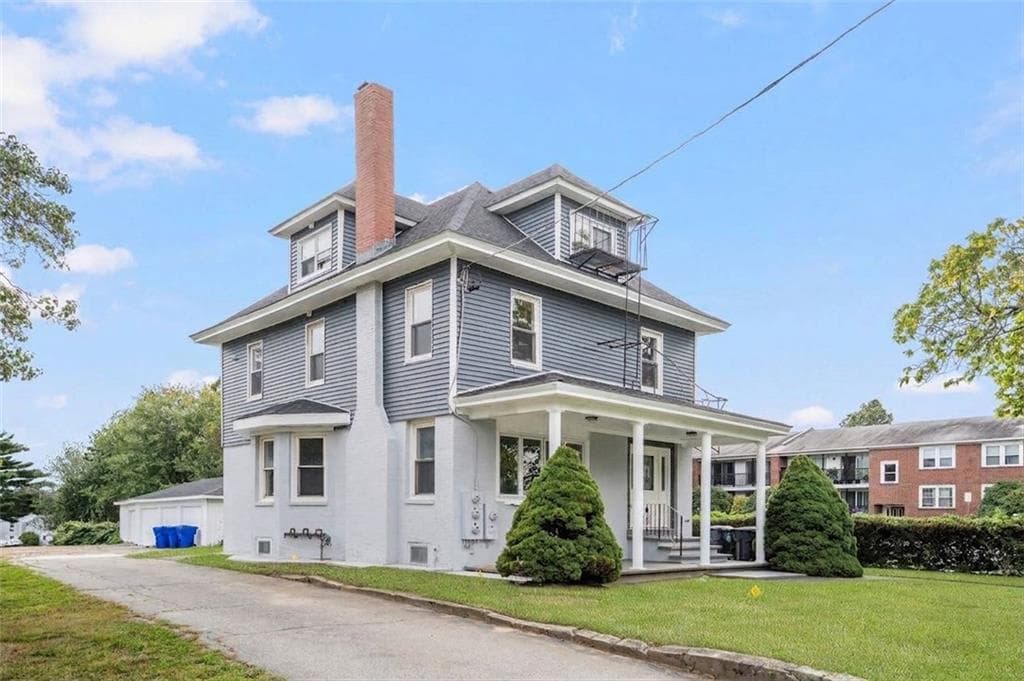 3222 Pawtucket Avenue