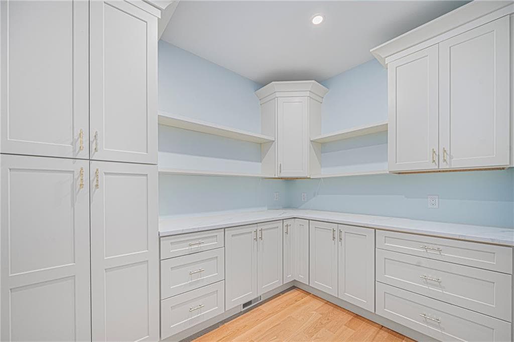 Single Family Residence at 200 Nipmuc Road, Scituate, photo 14 of 48