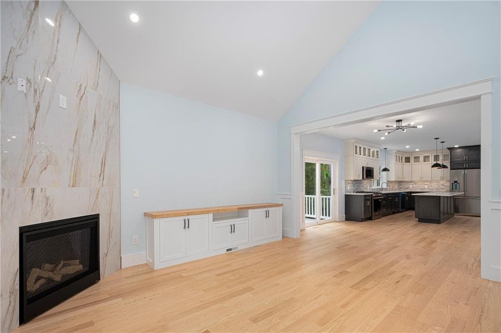 Single Family Residence at 200 Nipmuc Road, Scituate, photo 8 of 48