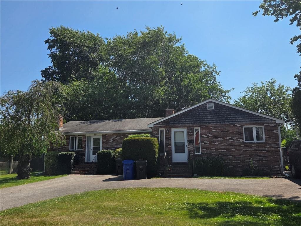 Single Family Residence at 23 Butler Street, Newport, photo 2 of 21