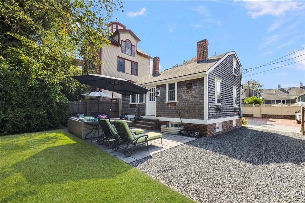 Single Family Residence at 36 William Street, Newport, photo 27 of 33