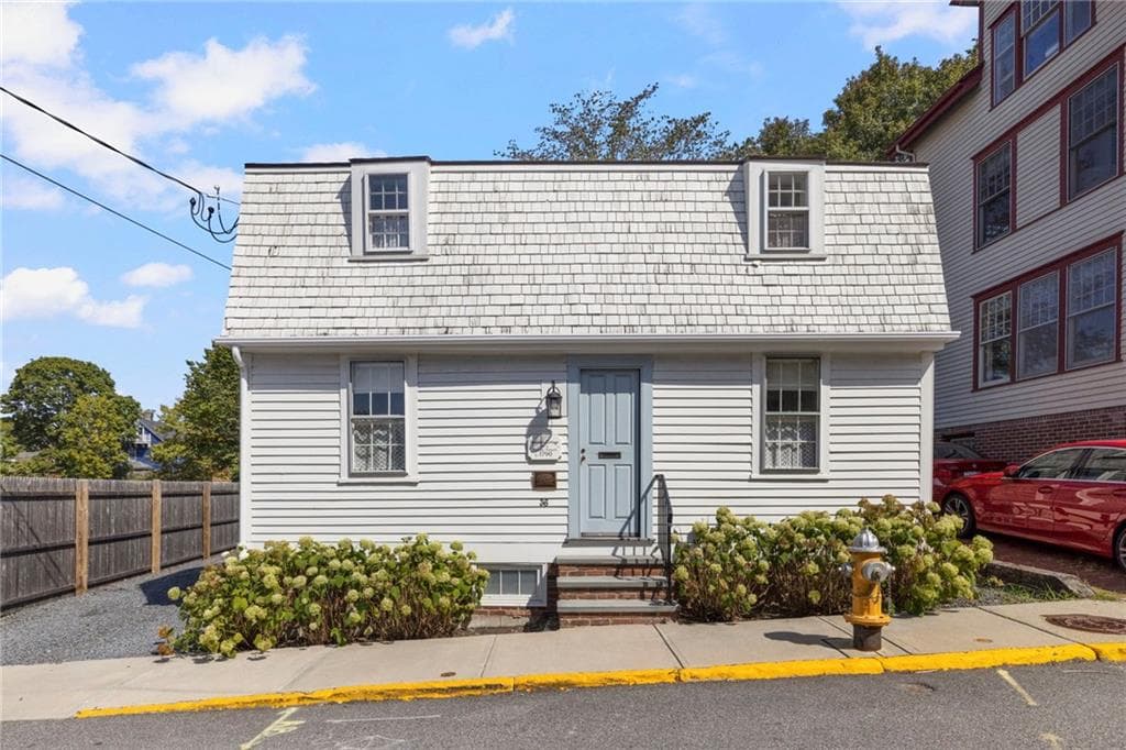 Single Family Residence at 36 William Street, Newport, photo 2 of 33
