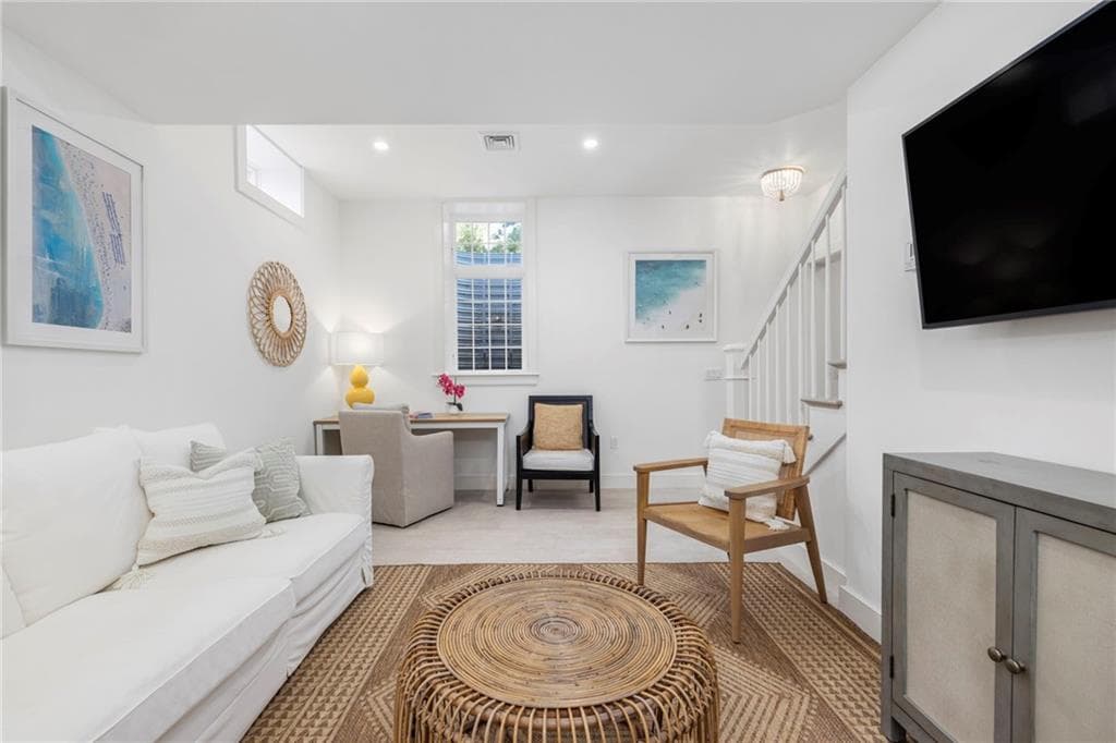Single Family Residence at 36 William Street, Newport, photo 22 of 33