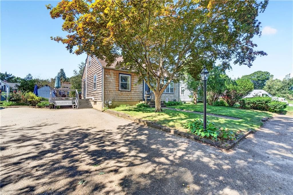 Single Family Residence at 333 Maple Street, Warwick, photo 21 of 21