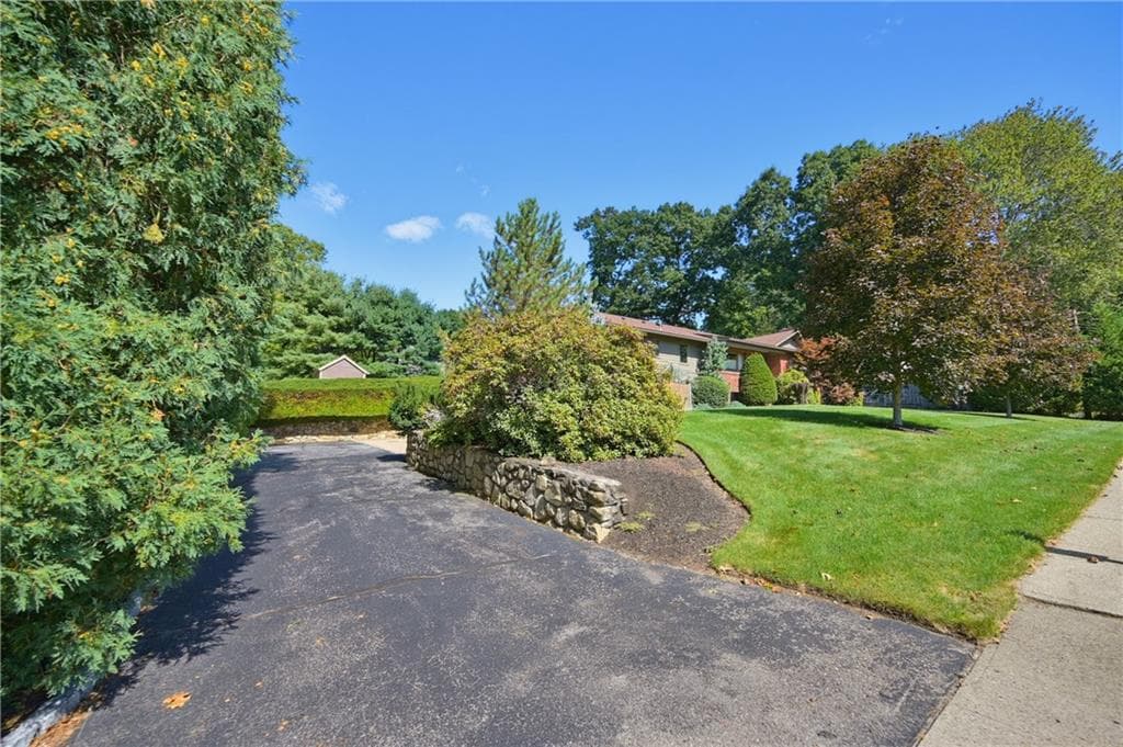Single Family Residence at 29 Sayles Hill Road, Lincoln, photo 12 of 37