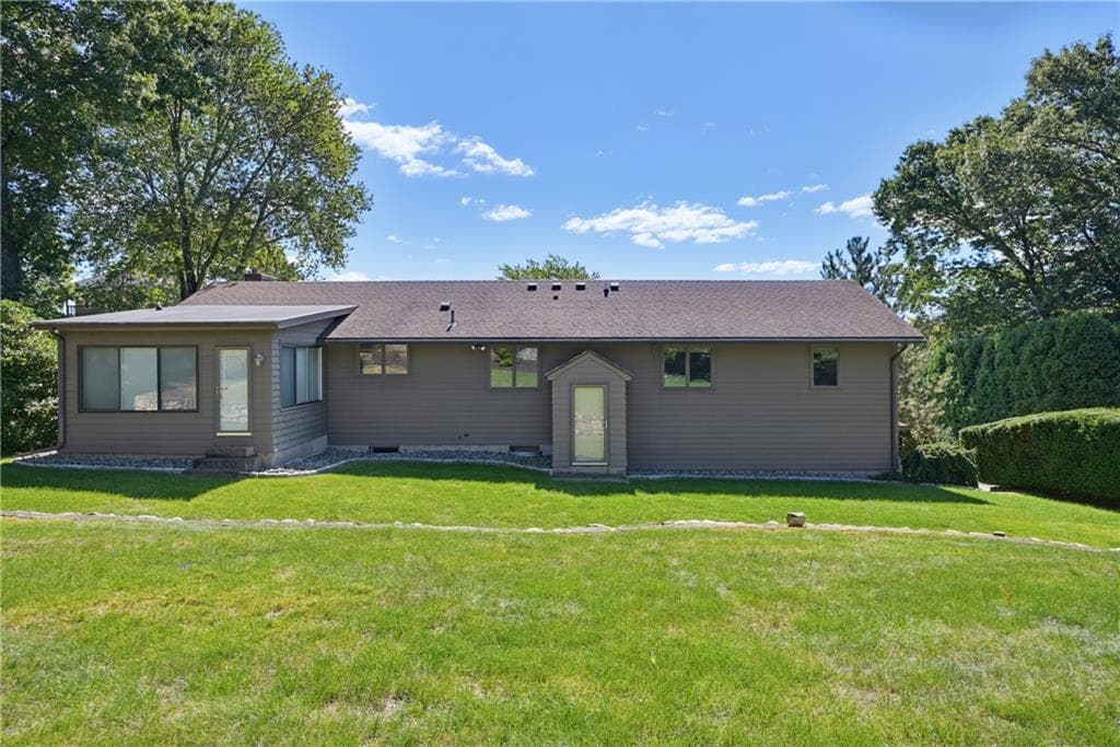 Single Family Residence at 29 Sayles Hill Road, Lincoln, photo 7 of 37