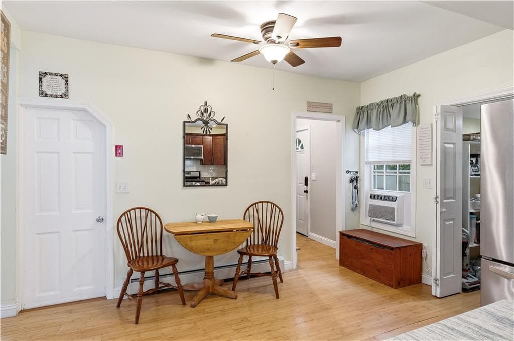 Single Family Residence at 18 Avenue F Avenue, Lincoln, photo 14 of 42