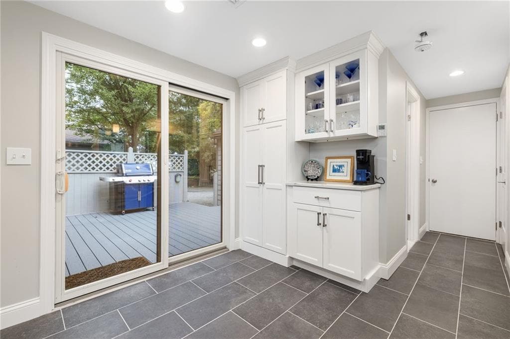 Condominium at 28 Sea Breeze Lane UNIT 28, Bristol, photo 13 of 50