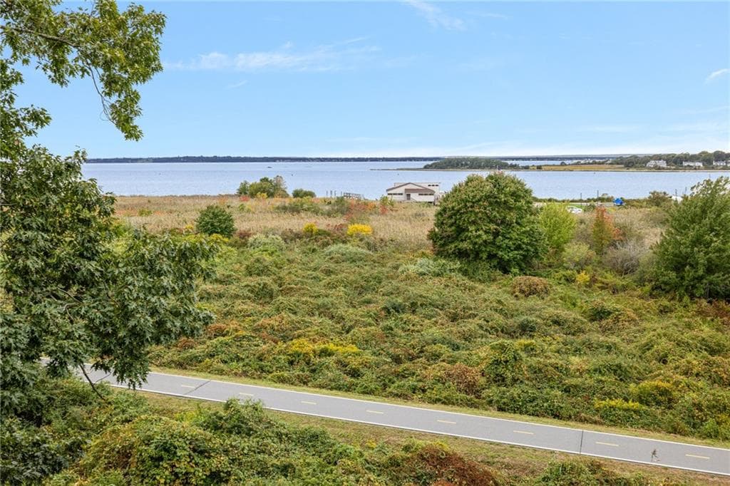Condominium at 28 Sea Breeze Lane UNIT 28, Bristol, photo 30 of 50