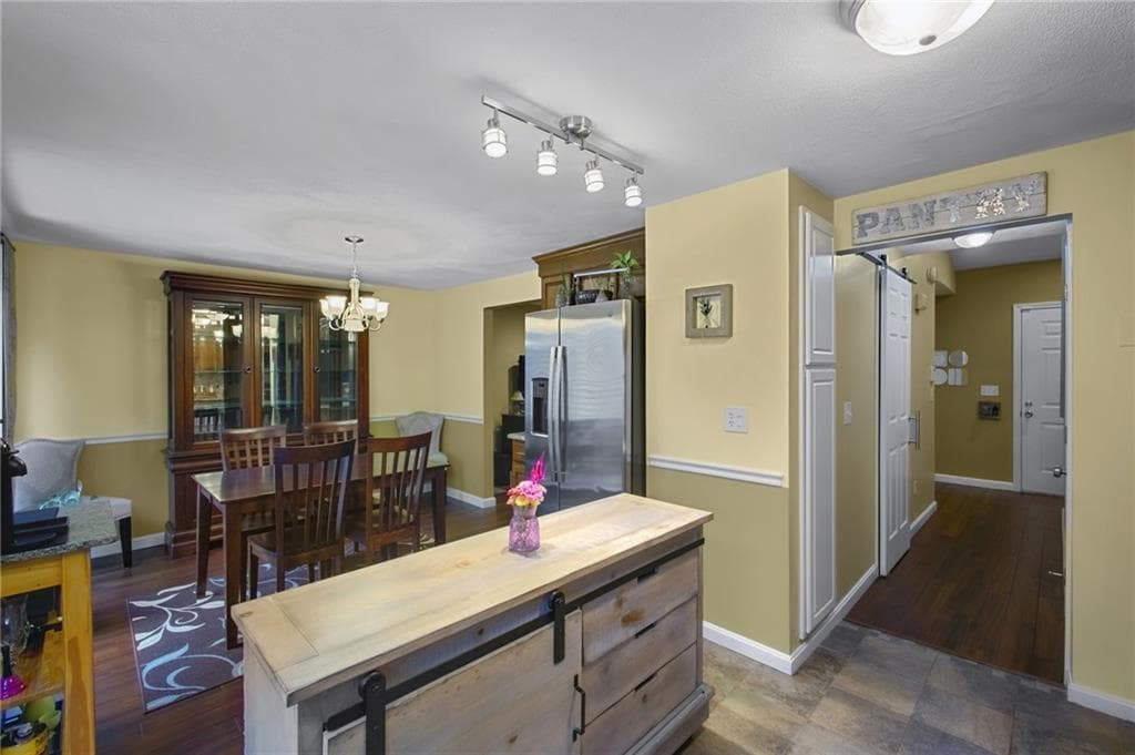 Condominium at 2304 Pinewood Drive, Smithfield, photo 6 of 26