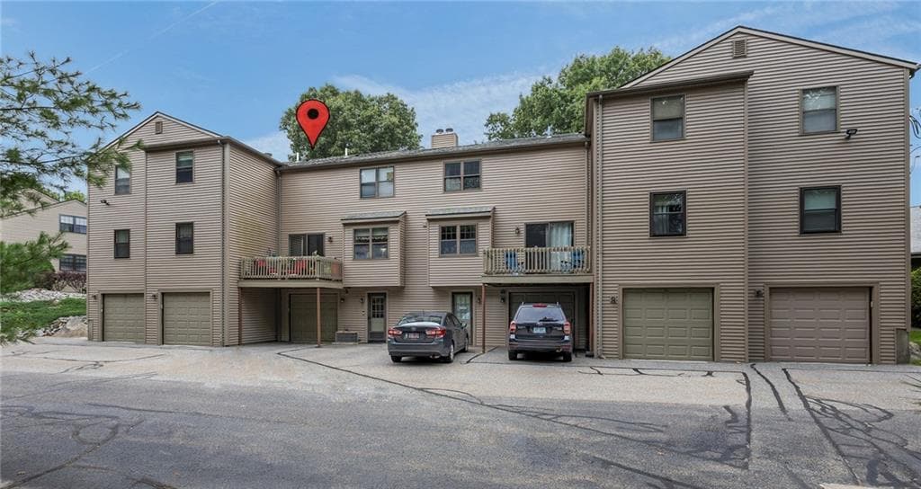 Condominium at 2304 Pinewood Drive, Smithfield, photo 25 of 26
