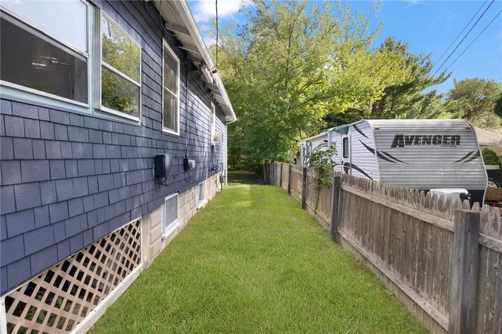 Single Family Residence at 86 Oakside Street, Warwick, photo 30 of 31