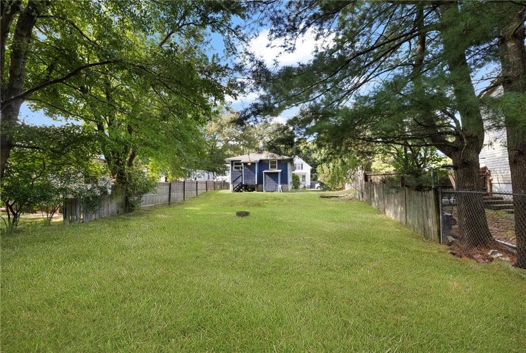 Single Family Residence at 86 Oakside Street, Warwick, photo 25 of 31