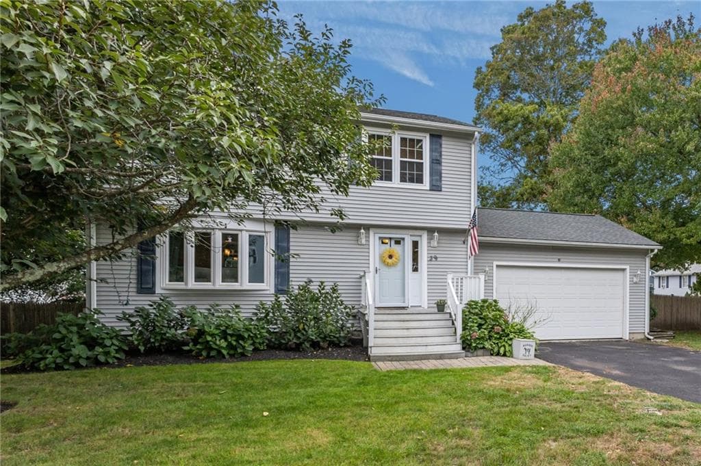 Single Family Residence at 39 Whispering Pines, Cumberland, photo 6 of 48