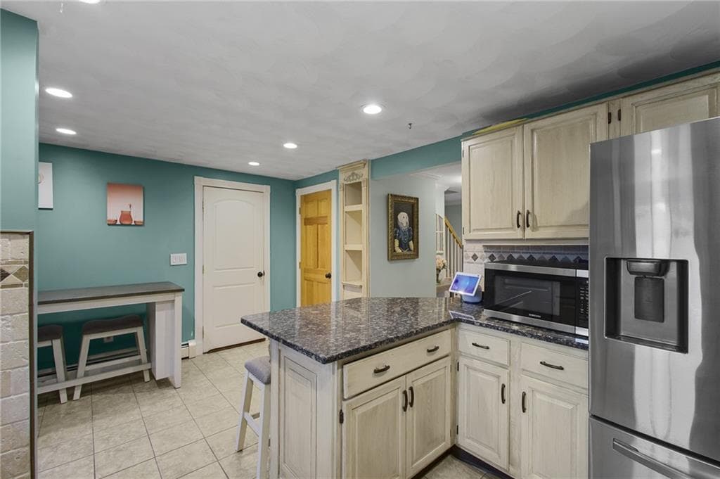 Single Family Residence at 39 Whispering Pines, Cumberland, photo 16 of 48