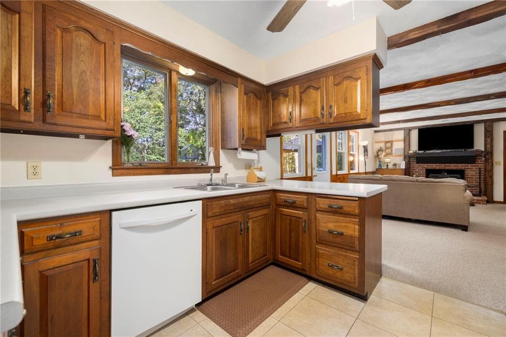 Single Family Residence at 326 Pine Hill Road, South Kingstown, photo 12 of 50