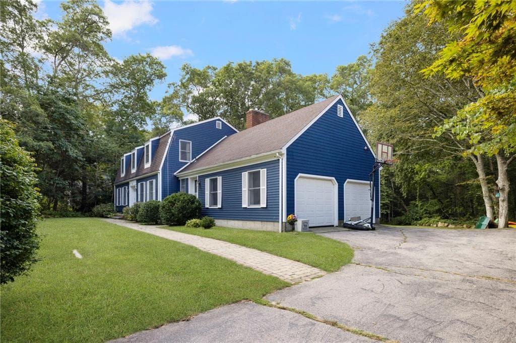 Single Family Residence at 326 Pine Hill Road, South Kingstown, photo 4 of 50
