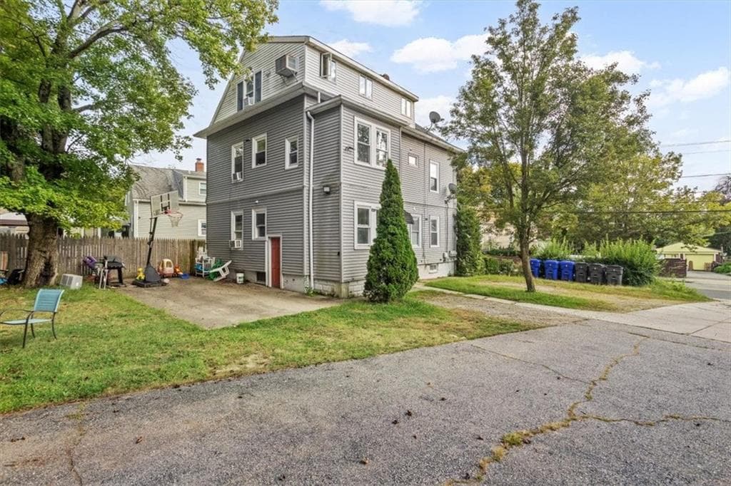 Multi Family at 1703 1705 Chalkstone Avenue, Providence, photo 7 of 48