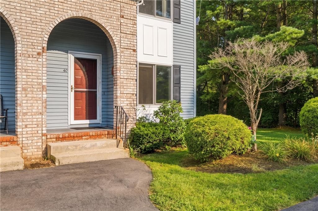 Condominium at 127 Pleasant View Avenue UNIT 40, Smithfield, photo 2 of 32