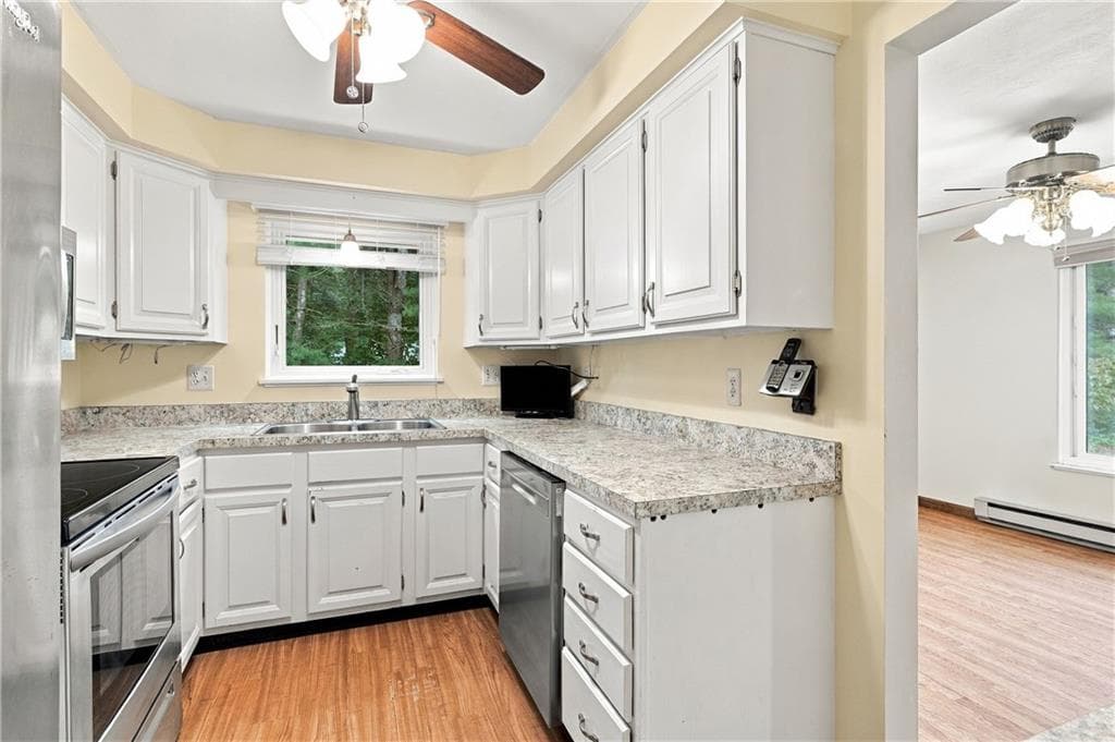 Condominium at 127 Pleasant View Avenue UNIT 40, Smithfield, photo 12 of 32