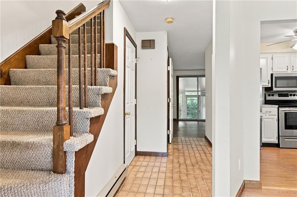 Condominium at 127 Pleasant View Avenue UNIT 40, Smithfield, photo 7 of 32