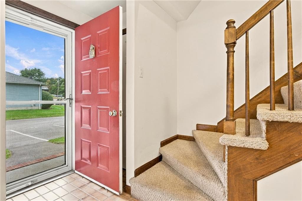 Condominium at 127 Pleasant View Avenue UNIT 40, Smithfield, photo 4 of 32