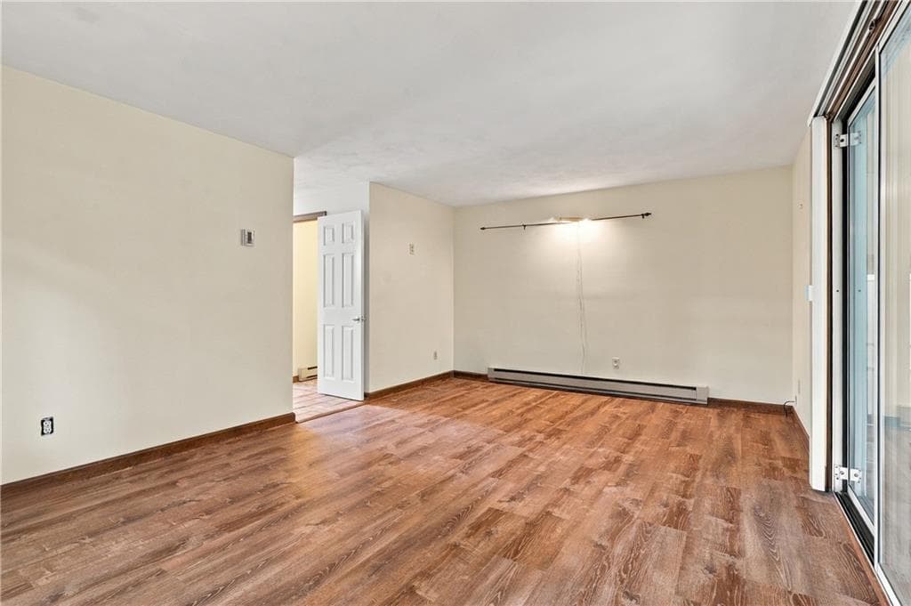 Condominium at 127 Pleasant View Avenue UNIT 40, Smithfield, photo 8 of 32